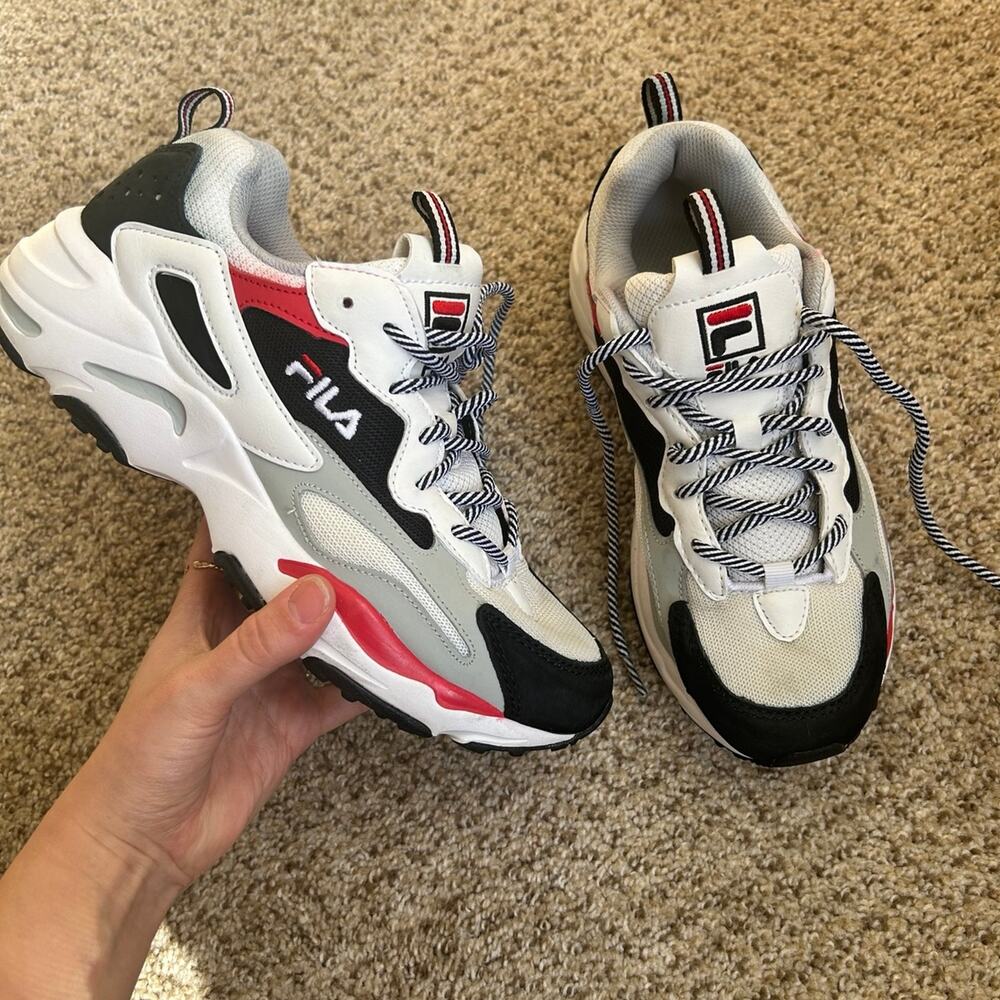 Women’s Fila Ray Tracer Size 6